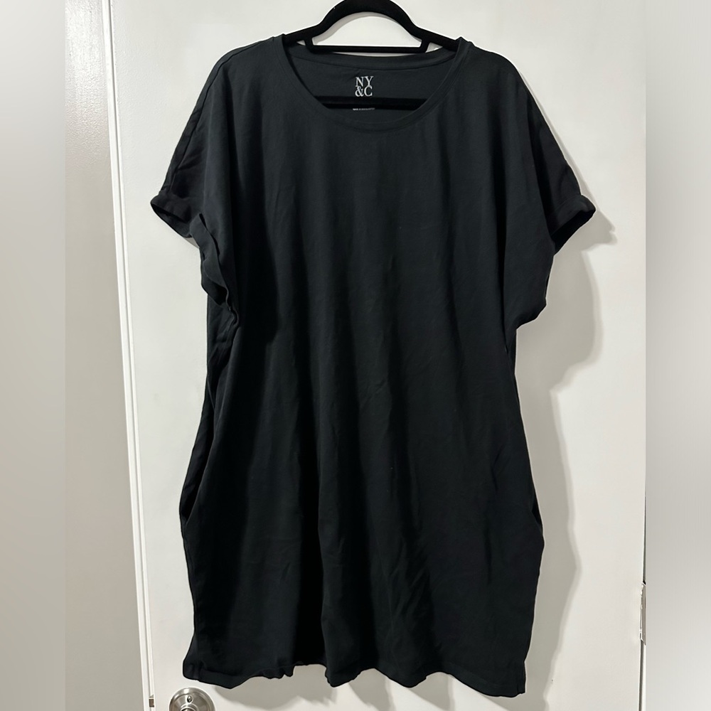 New York & Company Black Short Sleeve Tunic